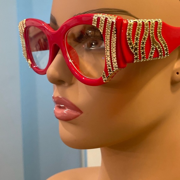 Luxury Fashion Frames - Picture 4 of 5